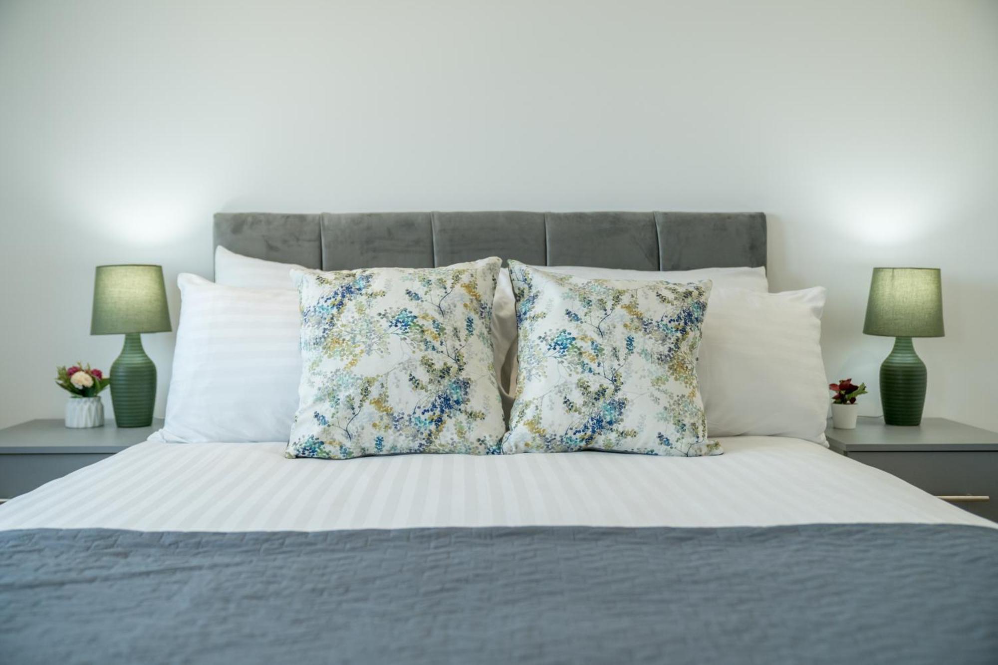 Skyvillion - London River Thames Top Floor Apartments By Woolwich Ferry, Mins To London Excel, O2 Arena , London City Airport With Parking Zewnętrze zdjęcie