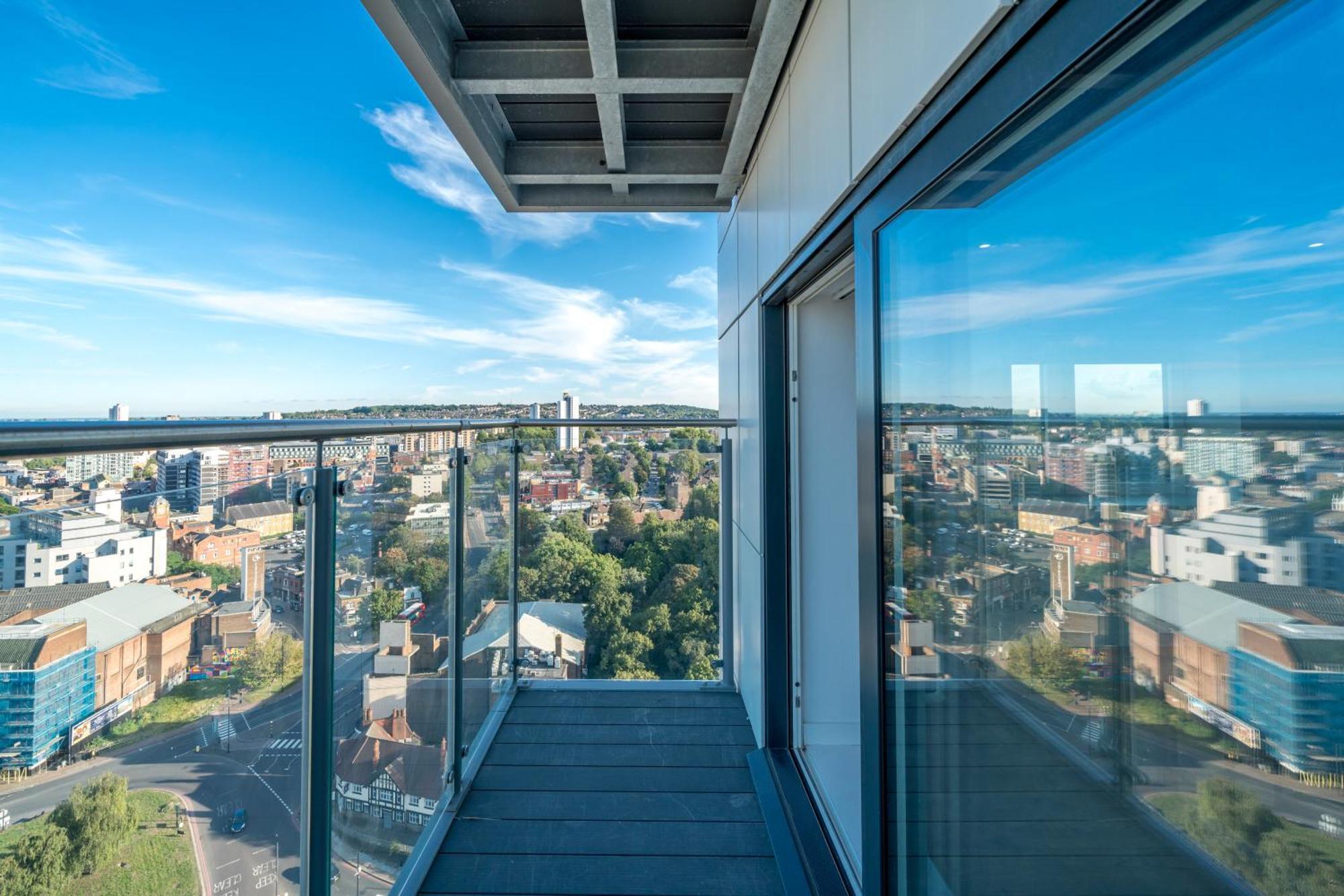 Skyvillion - London River Thames Top Floor Apartments By Woolwich Ferry, Mins To London Excel, O2 Arena , London City Airport With Parking Zewnętrze zdjęcie