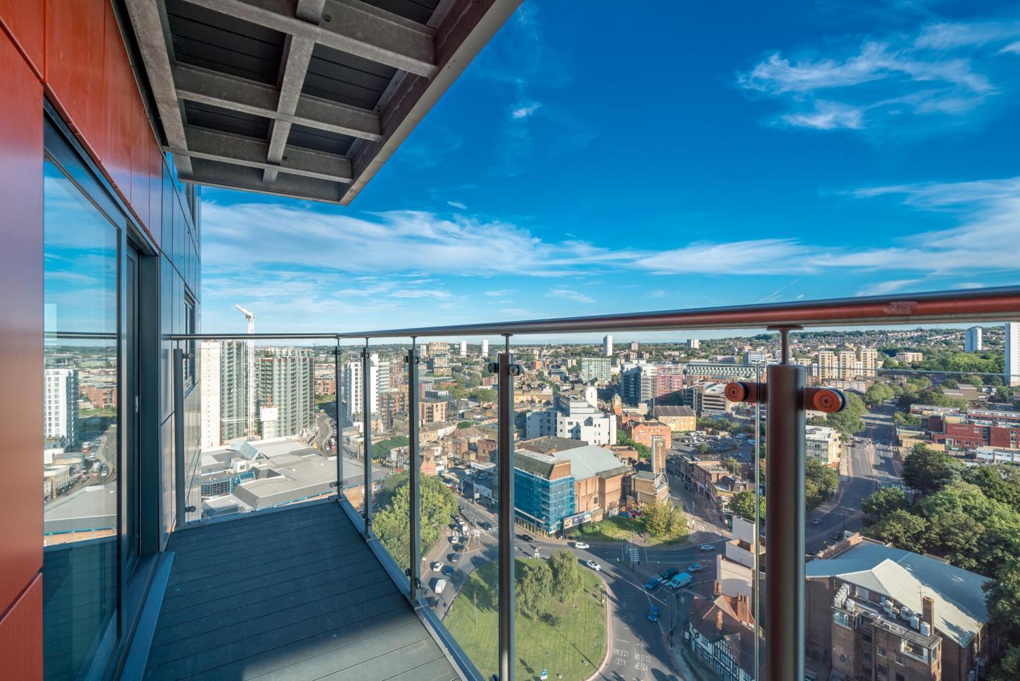 Skyvillion - London River Thames Top Floor Apartments By Woolwich Ferry, Mins To London Excel, O2 Arena , London City Airport With Parking Zewnętrze zdjęcie
